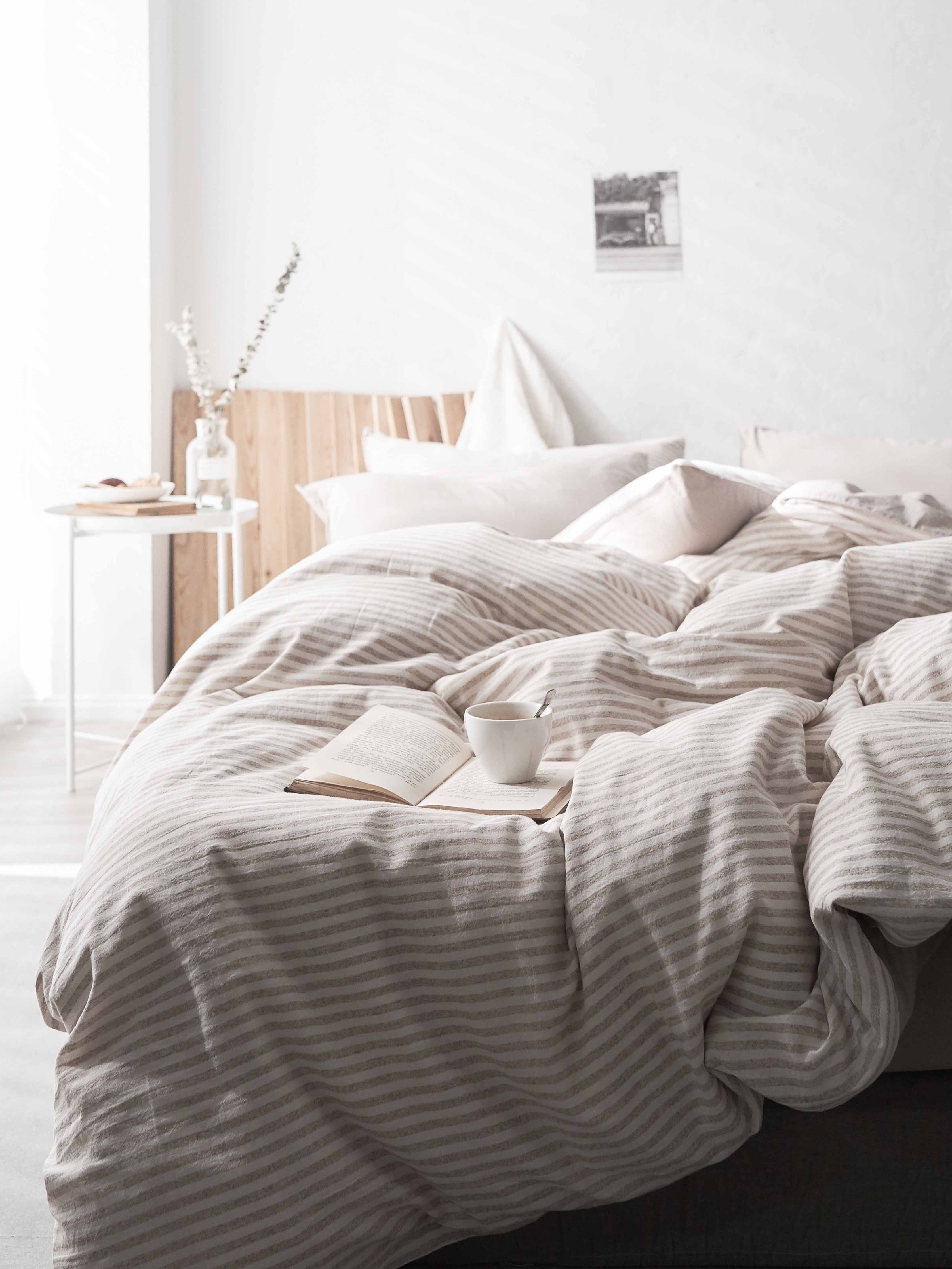 Japanese simple 15% hemp four-piece quilt set bed single summer bed product Plain color 1 5 meters 1 8 meters Good linen 2 meters