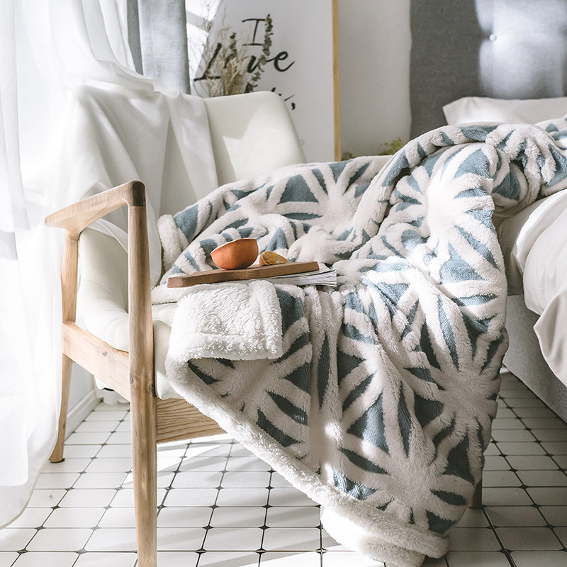 Day Style Brief Thickening Lamb Fluff Blanket Cute Office Cover Leg Shawl Leather Blanket Sofa Cover Blanket Coral Suede Blanket