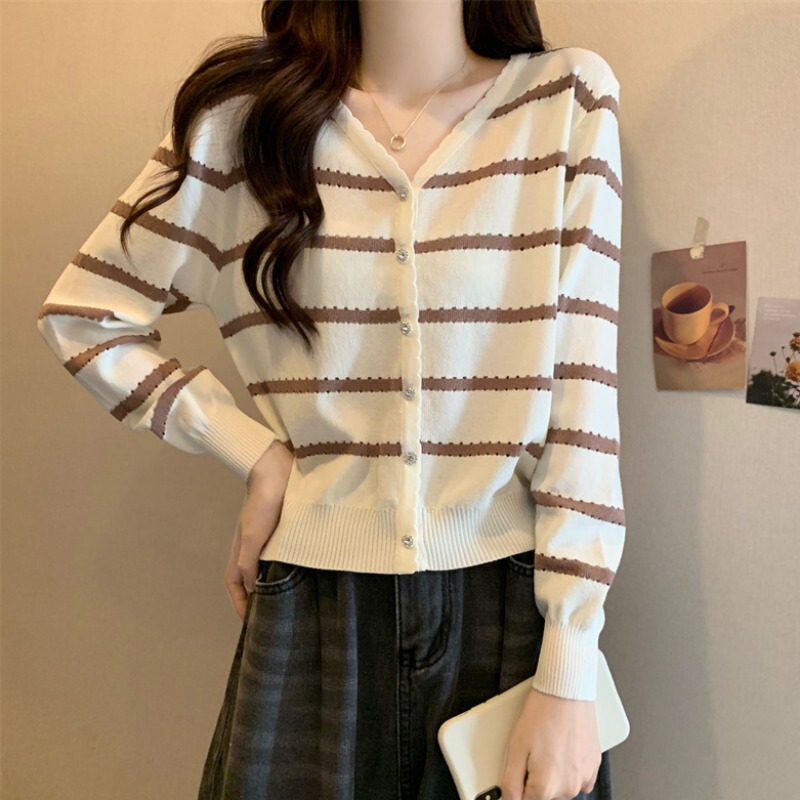 V-Neck Striped Long-Sleeve Sweater Knit Top for Women, Autumn, Plus Size, Single-Breasted, Waist-Cinching, Tummy-Concealing, Slimming, Trendy Top