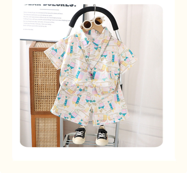 Boys Summer Hong Kong Style Printed Short Sleeve Shirt and Shorts Two-Piece Set O1CN01SqyxZ41UBtMI2L6aV !!2675812480