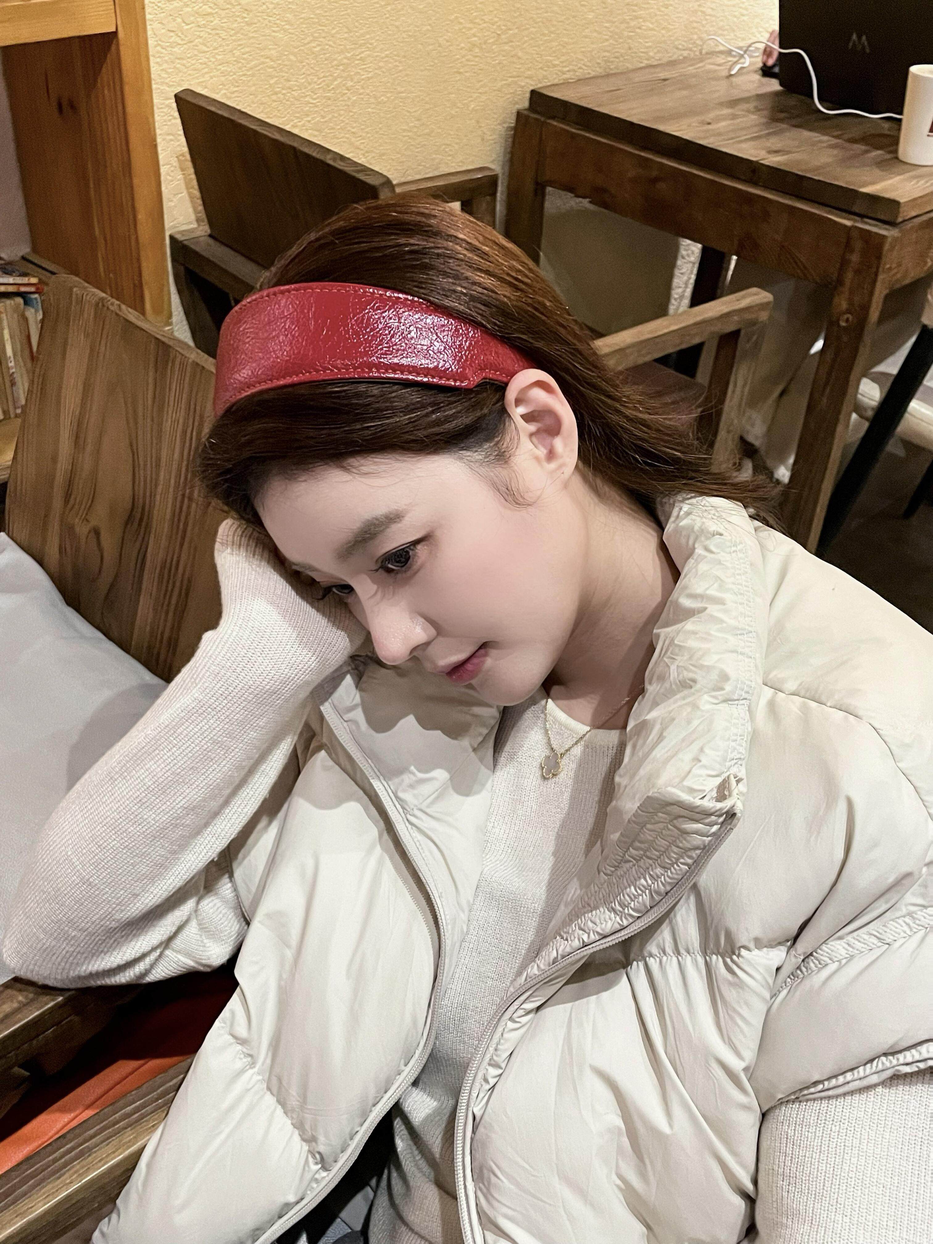 Korean-Style Retro Red Leather Wide-Brimmed Headband 2025 French High-Top Versatile Niche Daily Wear New Year Headband
