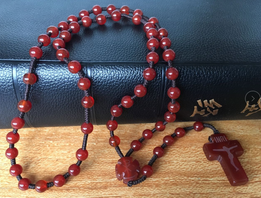 Boutique A grade natural red black and white green color agate crucifixion necklace pendant rose through long candied beads