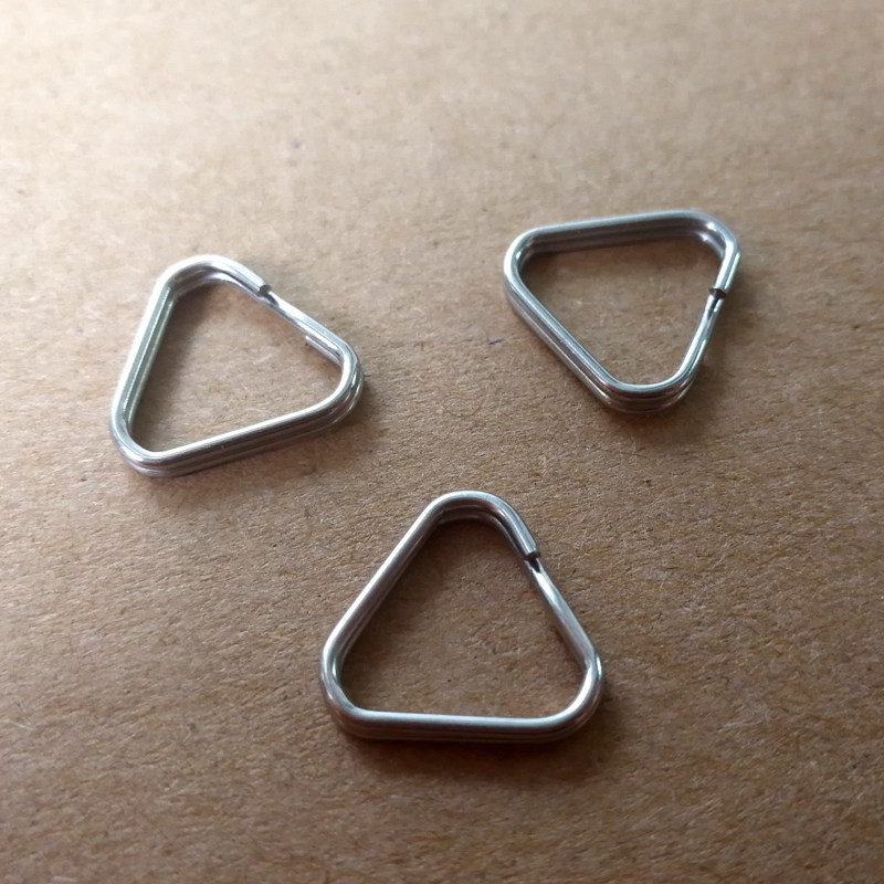 Micro-single-eye camera camera holding baby bag auxiliary metal triangle ring fastener side-axis negative film micro-single-eye camera camera conversion holding baby bag buckle