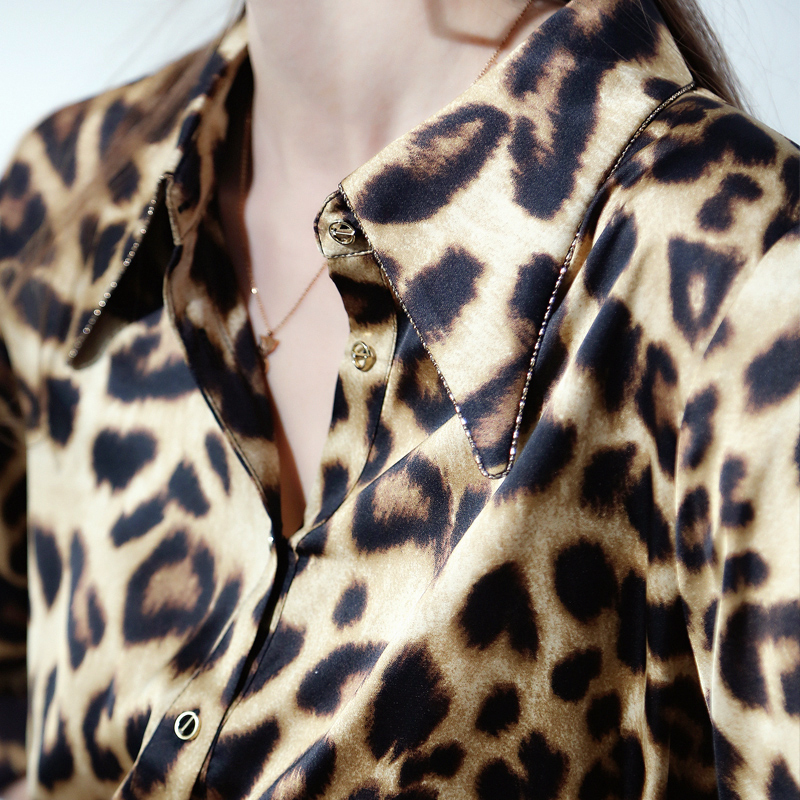 Spring and Autumn New Leopard Print Shirt for Women, Long-Sleeved, High-End, Elegant, Loose-Fitting, Large Size, Stylish Inner Layer Top