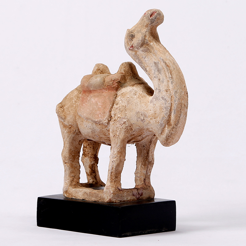 Tang Dynasty Three-Color Clay Horse Decorative Ornaments, Creative Home Furnishings, Vintage Handmade Office Desktop Clay Cow