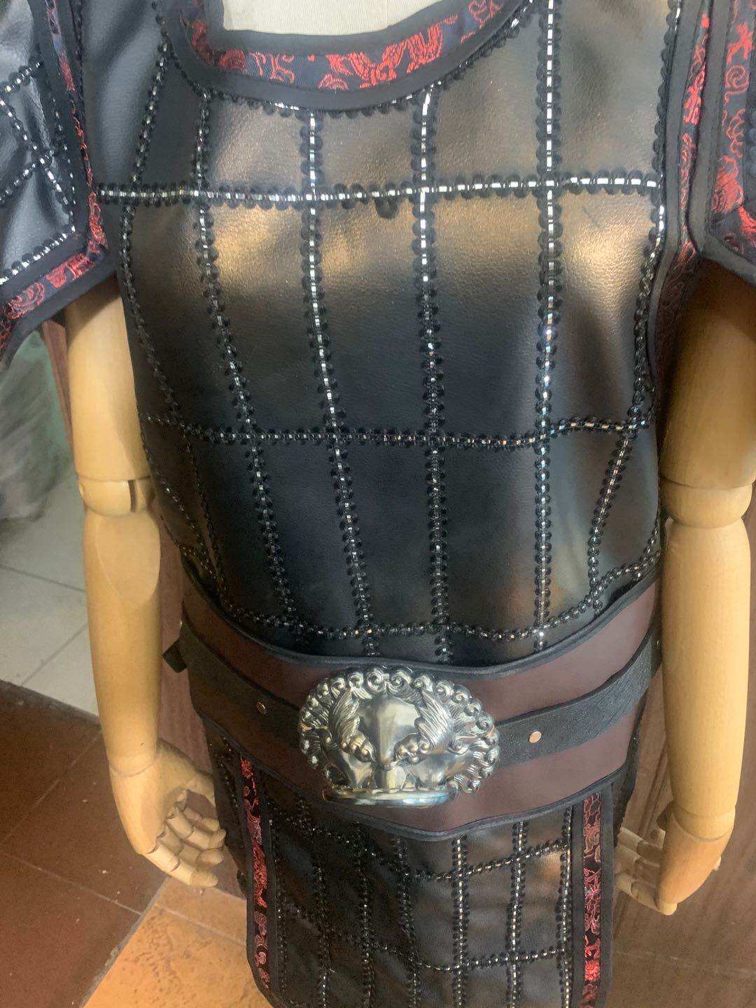 Китайцы одежда наборы 租黑色【将军】铠甲盔甲学生运动会年会走秀七夕年会话剧演出