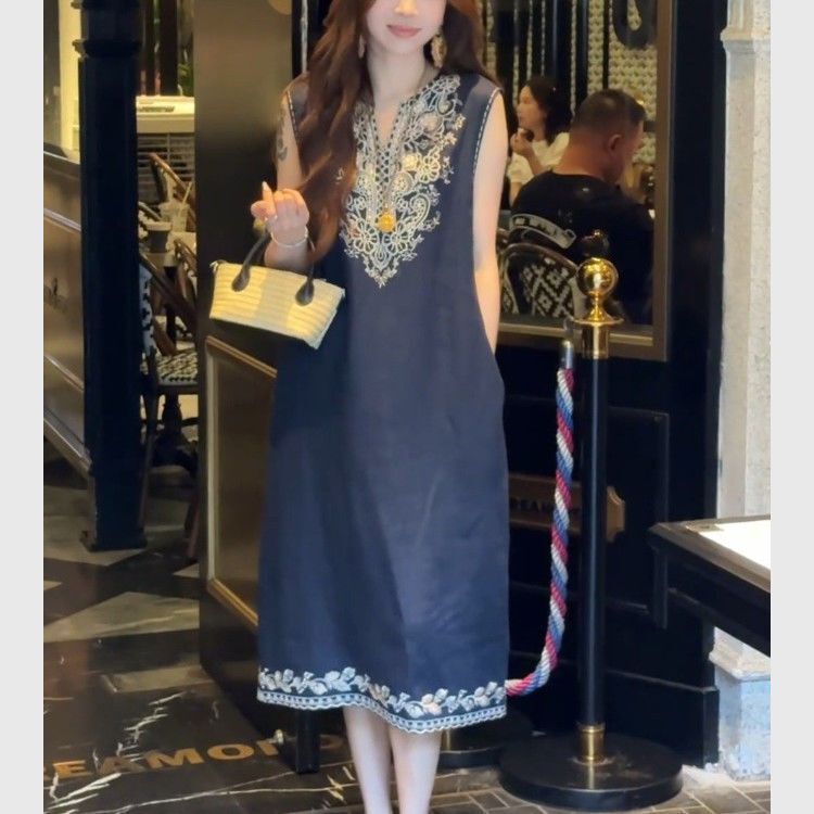 Vacation Style Embroidered Sleeveless Dress Women's 2025 Summer New Niche Casual Fashion Vest Long Dress