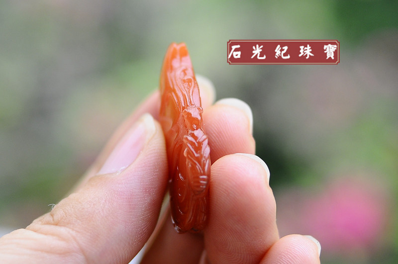 аксессуары для шеи 精品苏工纯天然联合料南红玛瑙雕刻蝴蝶吊坠 雕件 特价亏出 1000se