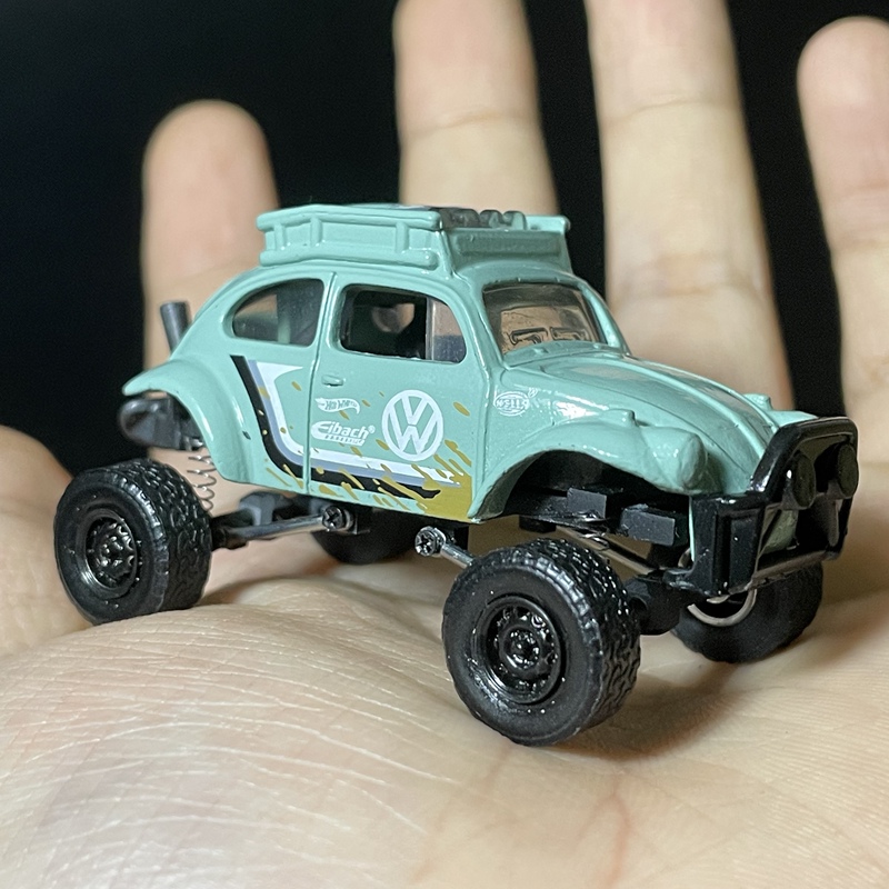Dayu Car Model 1:64 Hot Wheels Beetle Modified with Shock Absorbers and Off-Road Rubber Tires