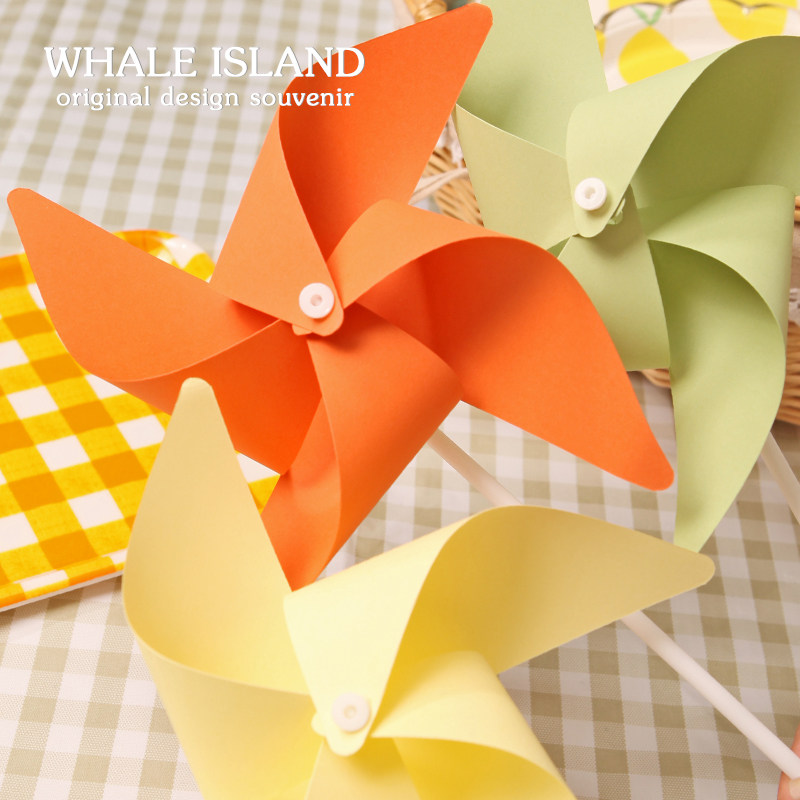 Children's outdoor toy paper windmill making diy handmade material homemade origami picnic decoration photo prop white
