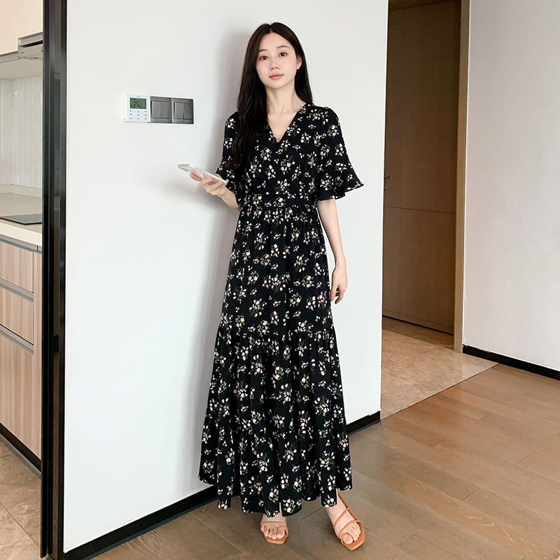 Plus Size Dress for Women, New Summer Style, Black Chiffon Skirt, High-End Fashionable Temperament, Long Skirt That Covers the Belly and Ankle