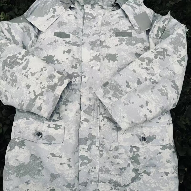 New Snow-White down Coat for Winter, Cold-Proof and Warm-Keeping, Snow-White Winter Workwear Set New Snow-White down Coat for Winter, Cold-Proof and Warm-Keeping, Snow-White Winter Workwear Set