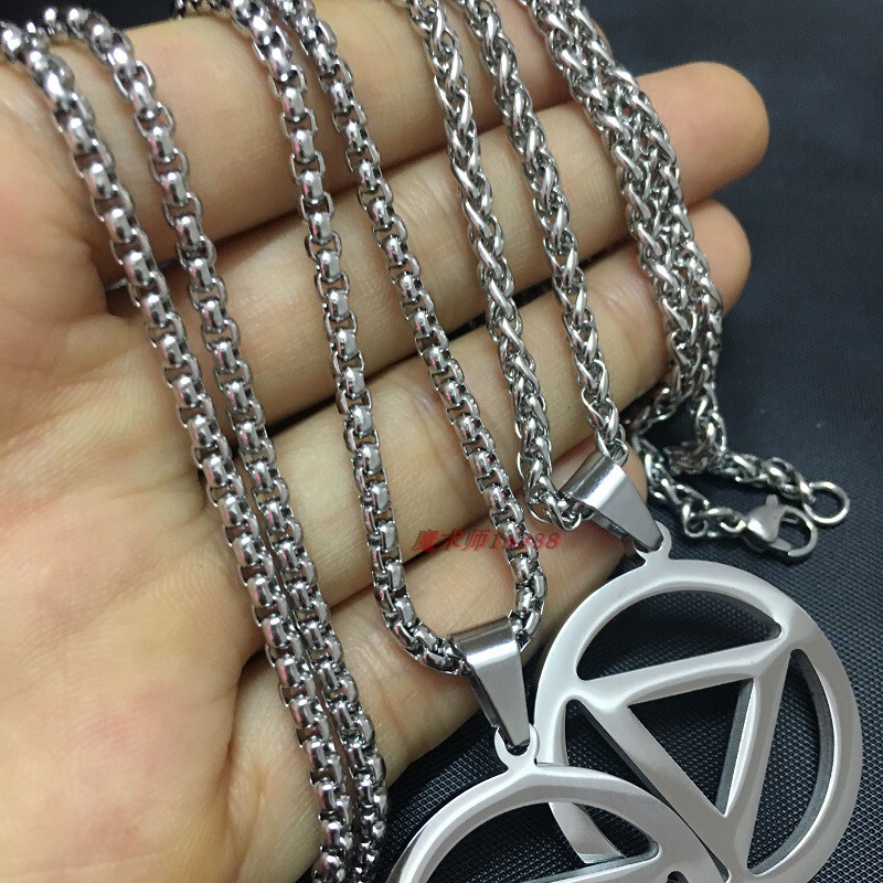  Japanese and Korean Version of Naruto Merchandise, Akatsuki Organization Itachi Pendant, Titanium Steel Necklace, Anime Sweater Chain
