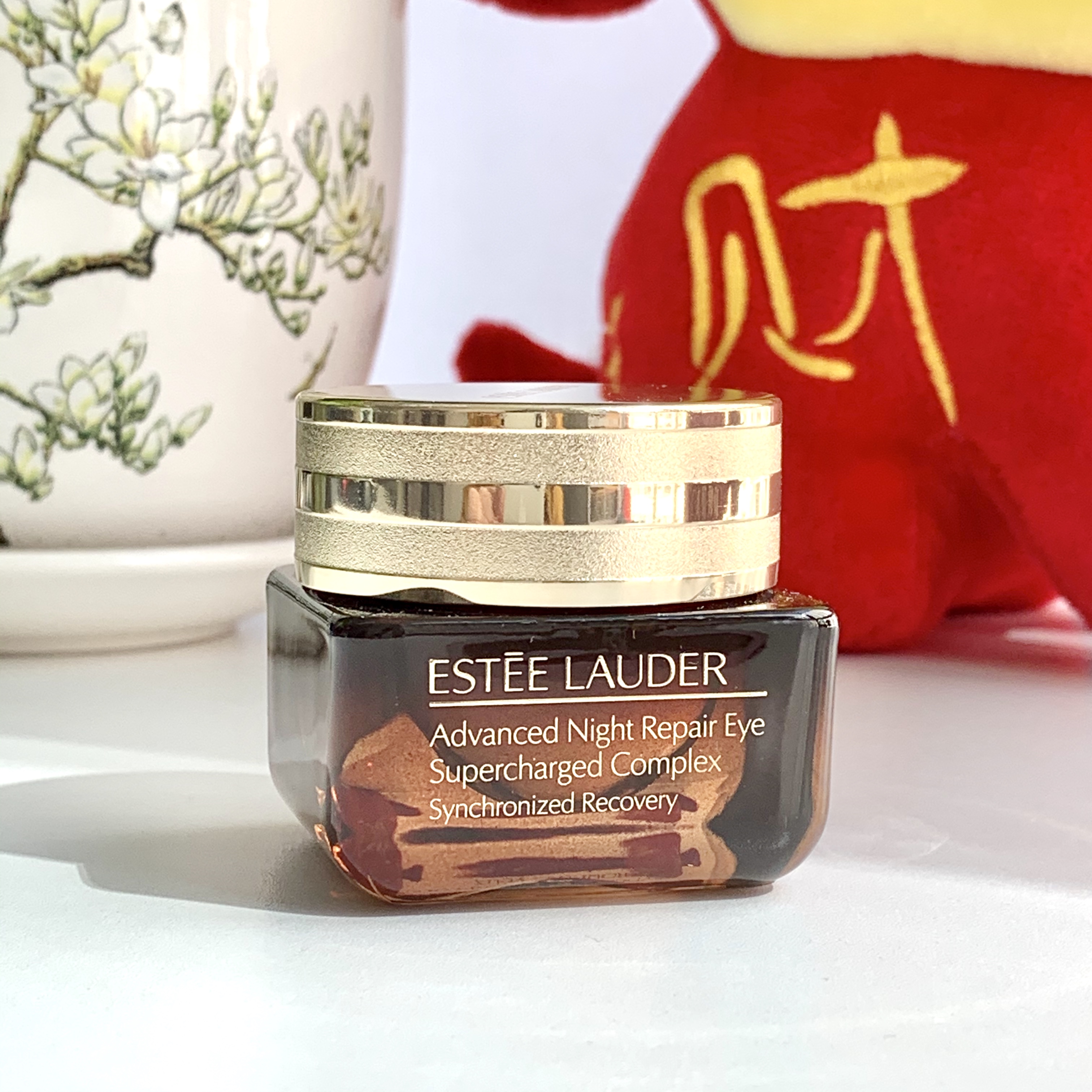 Beautiful version of elegant poetry Landee small brown bottle staying up night eye cream 15ml anti blue light water down fine print black eye ring eye essence