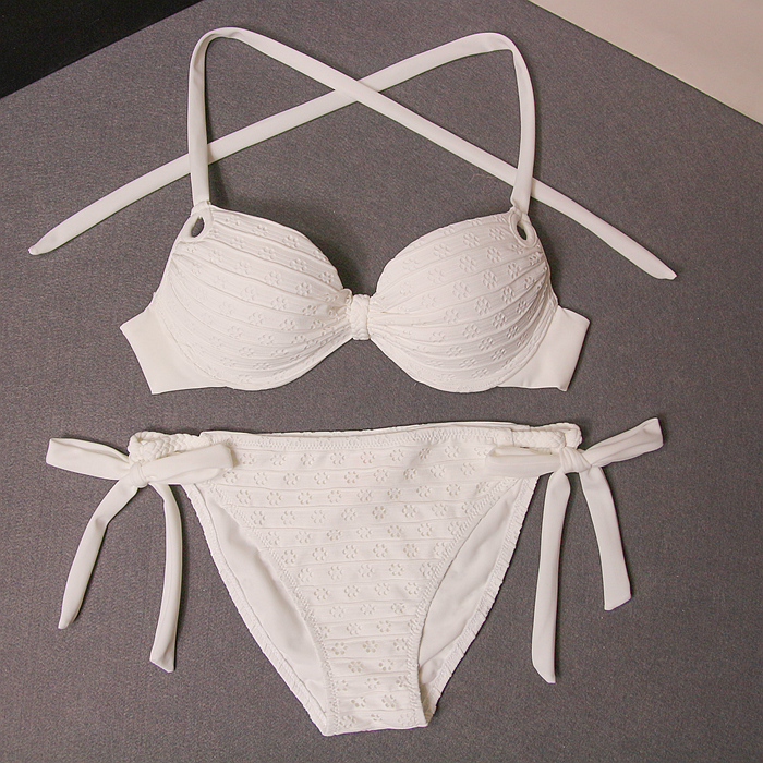 ins Resort Style Hot Spring White 2026 New Swimsuit Feminine Three-Point Style Small Chest Push-Up Bikini for the Beach