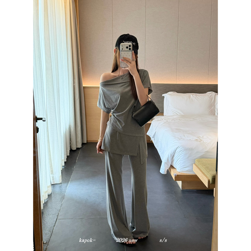 Kapok-Shoulder-Length Top + Relaxed, Lazy, Drapey Casual Pants Two-Piece Set (Non-Detachable Back Panel) 26921