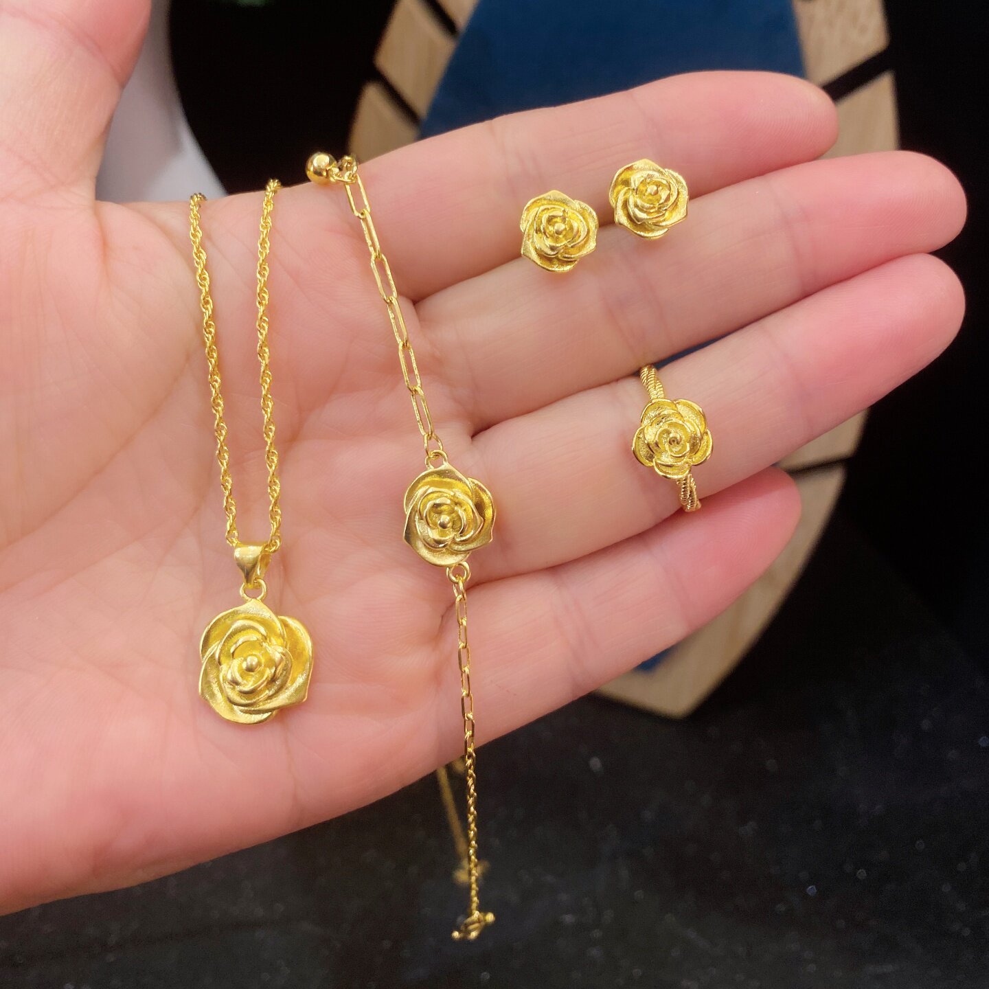Golden rose jewelry set for women light luxury sand gold