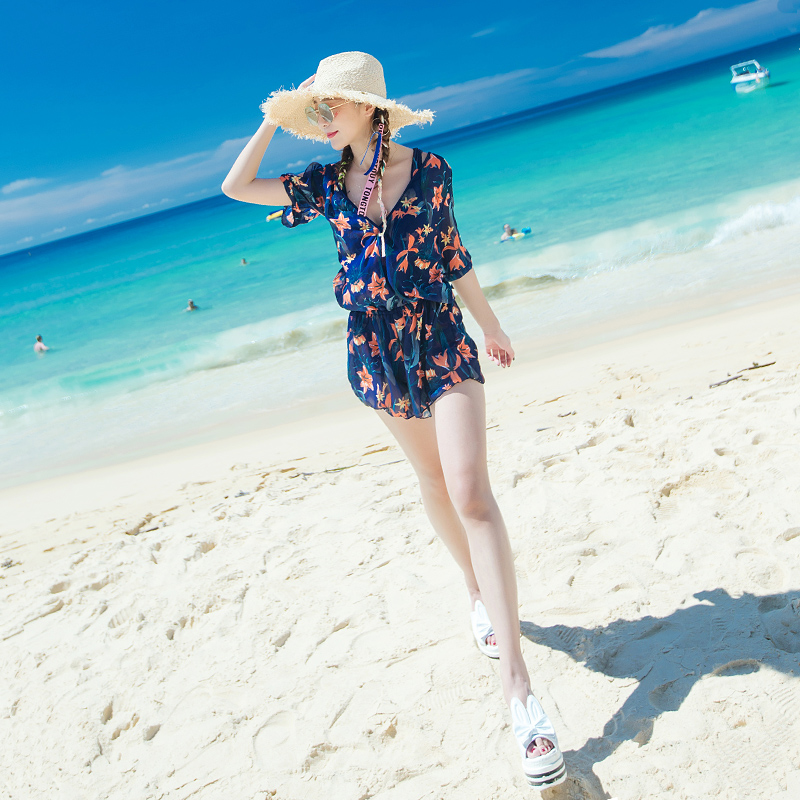 Sexy sashimi with two sets of leveable underbelly hooded sweatshirt with small breasts and a swimsuit women's inns wind flat angle