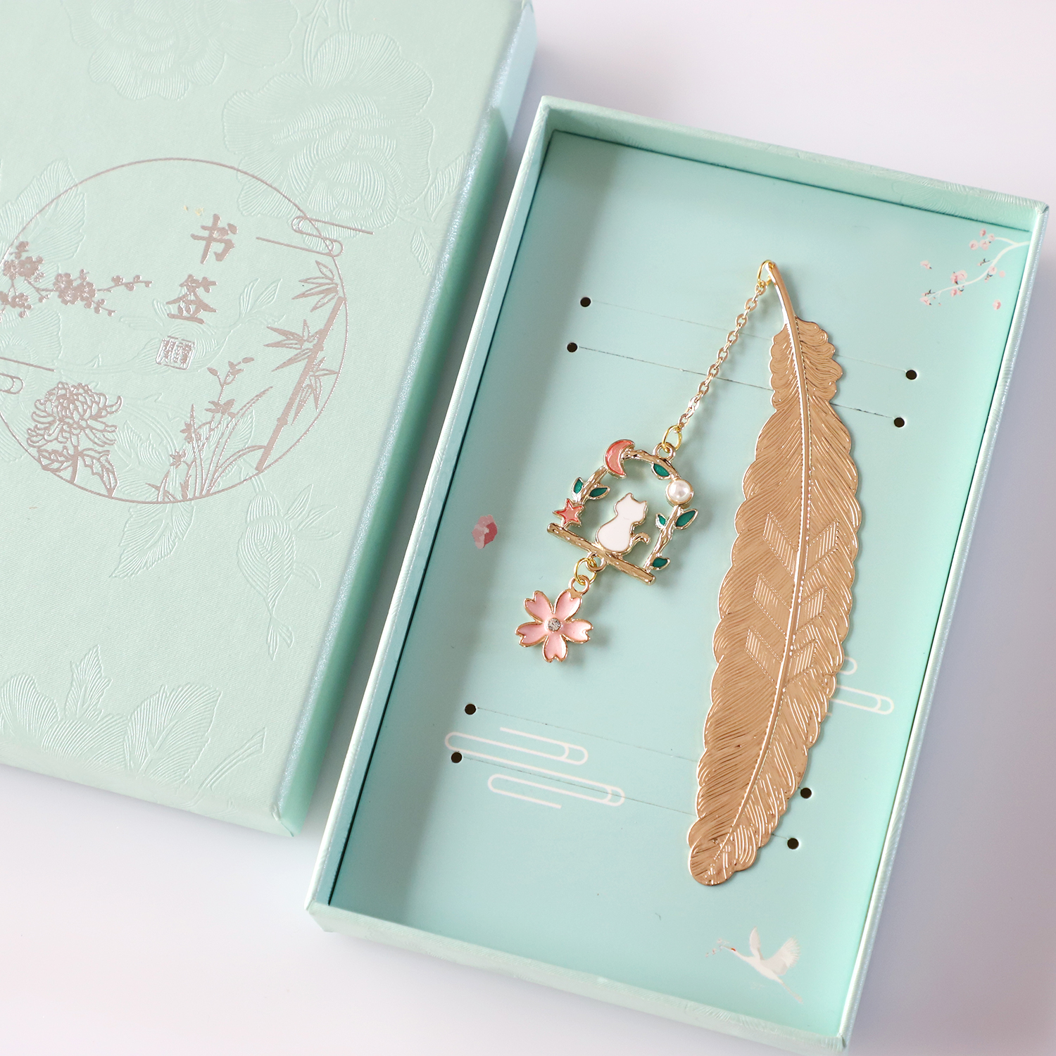 Alice rabbit all the way with your perimeter ornament Retro gold Feather Bookmark Metal Birthday Examination Gift-Taobao