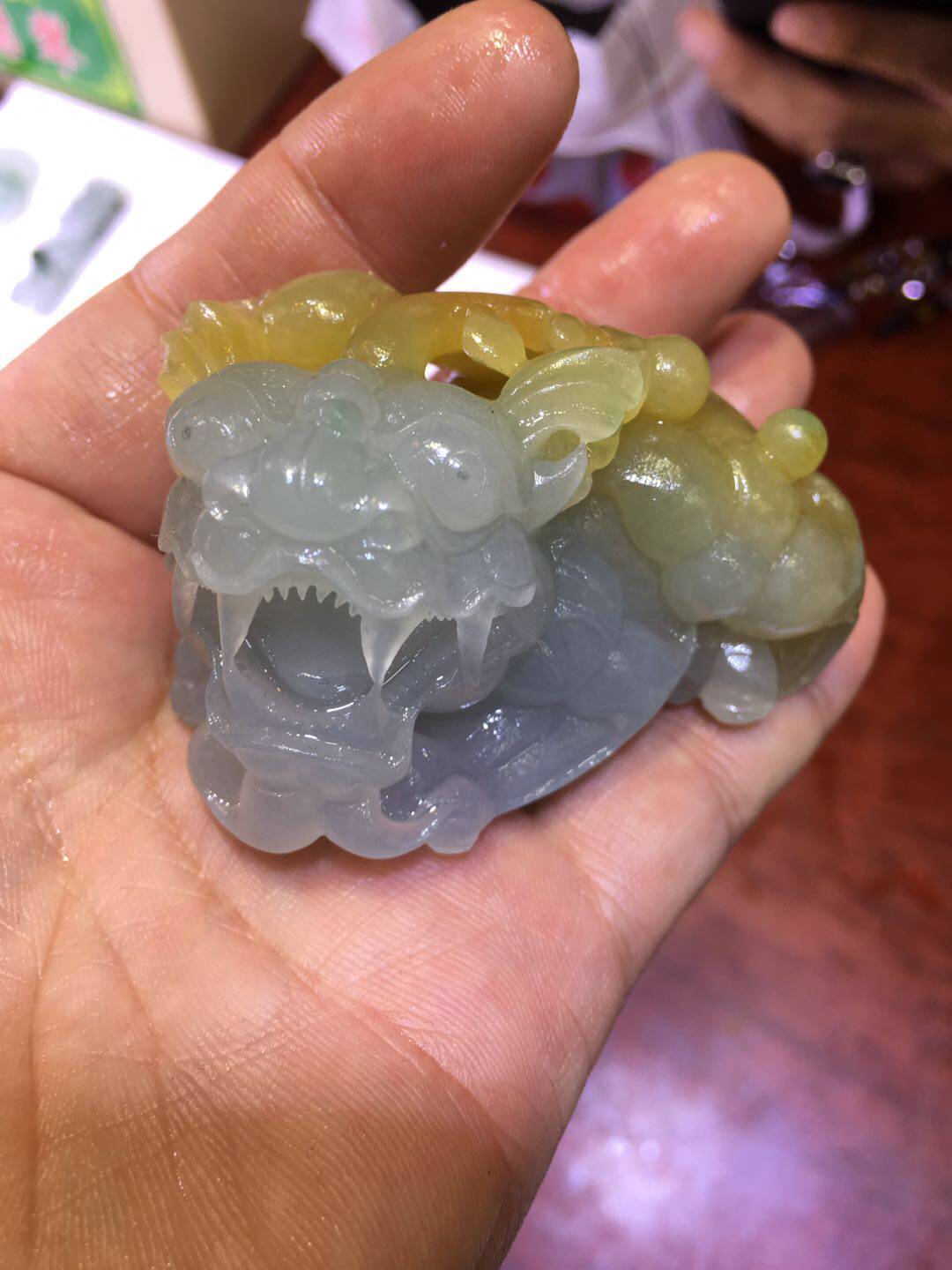 Tian Dexiang Myanmar natural a goods Jade Pixiu seal carved Pixiu hand play handle pieces old pit Pixiu card