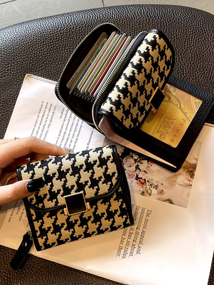 卡包钱包一体包女短款2025新款爆款折叠皮夹小众设计高级感钱夹