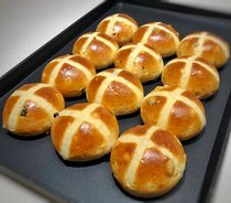 Raisin and Orange Peel Hot Cross Buns 4pcs English Bread Easter 4pcs