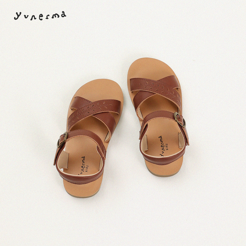 Yunerma Girls' New Summer Versatile Velcro Leather Sandals Baby Fashion Soft-Soled Shoes Children's Trendy Shoes