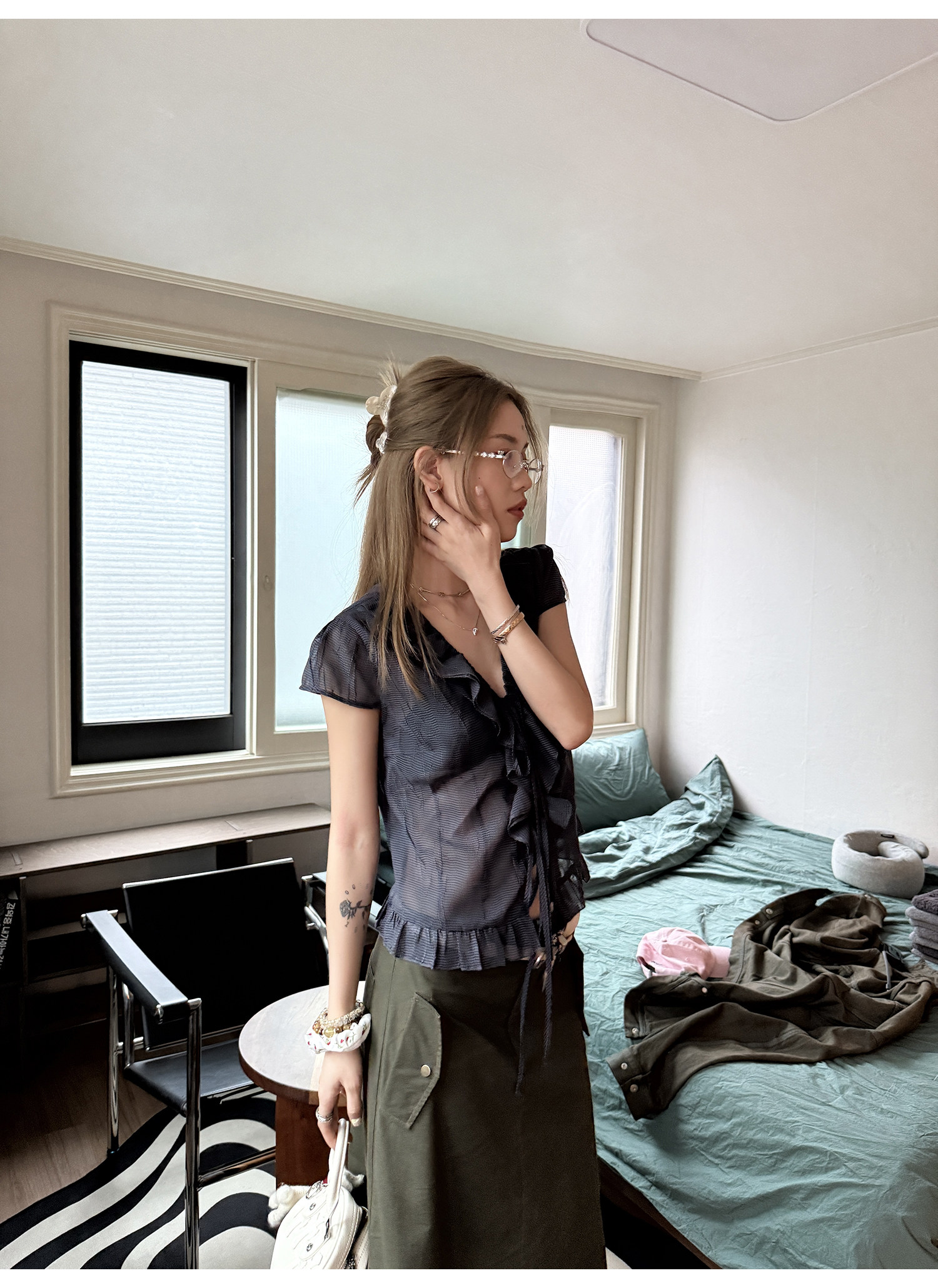 Рубашка с коротким рукавом с охлаждающим эффектом и помятым дизайном, серо-синяя клетчатая блузка, женская летняя одежда 2025