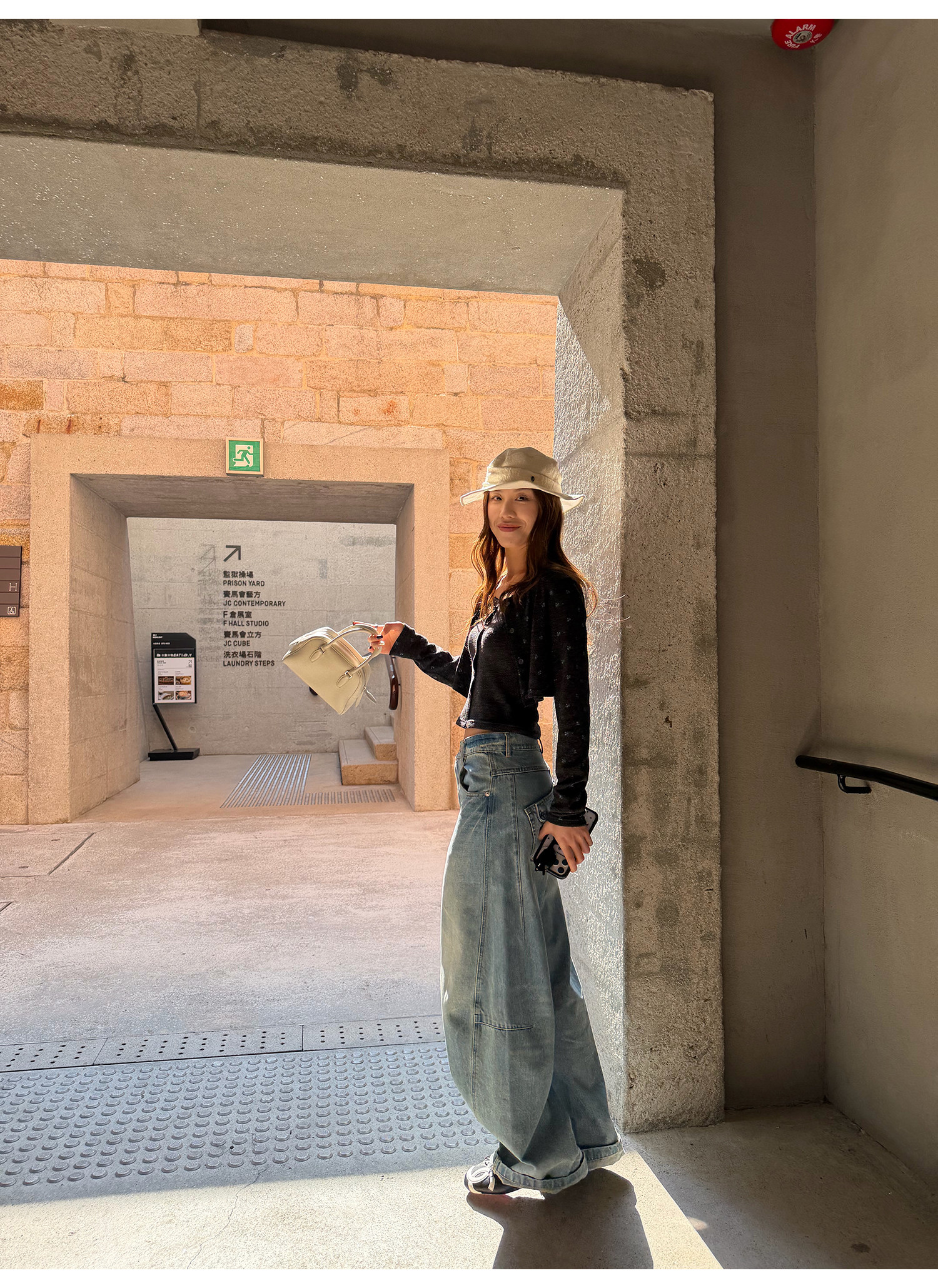 LelyMooch женские широкие джинсы прямого кроя светло-голубые с эффектом потертости и кракелюра весна-лето