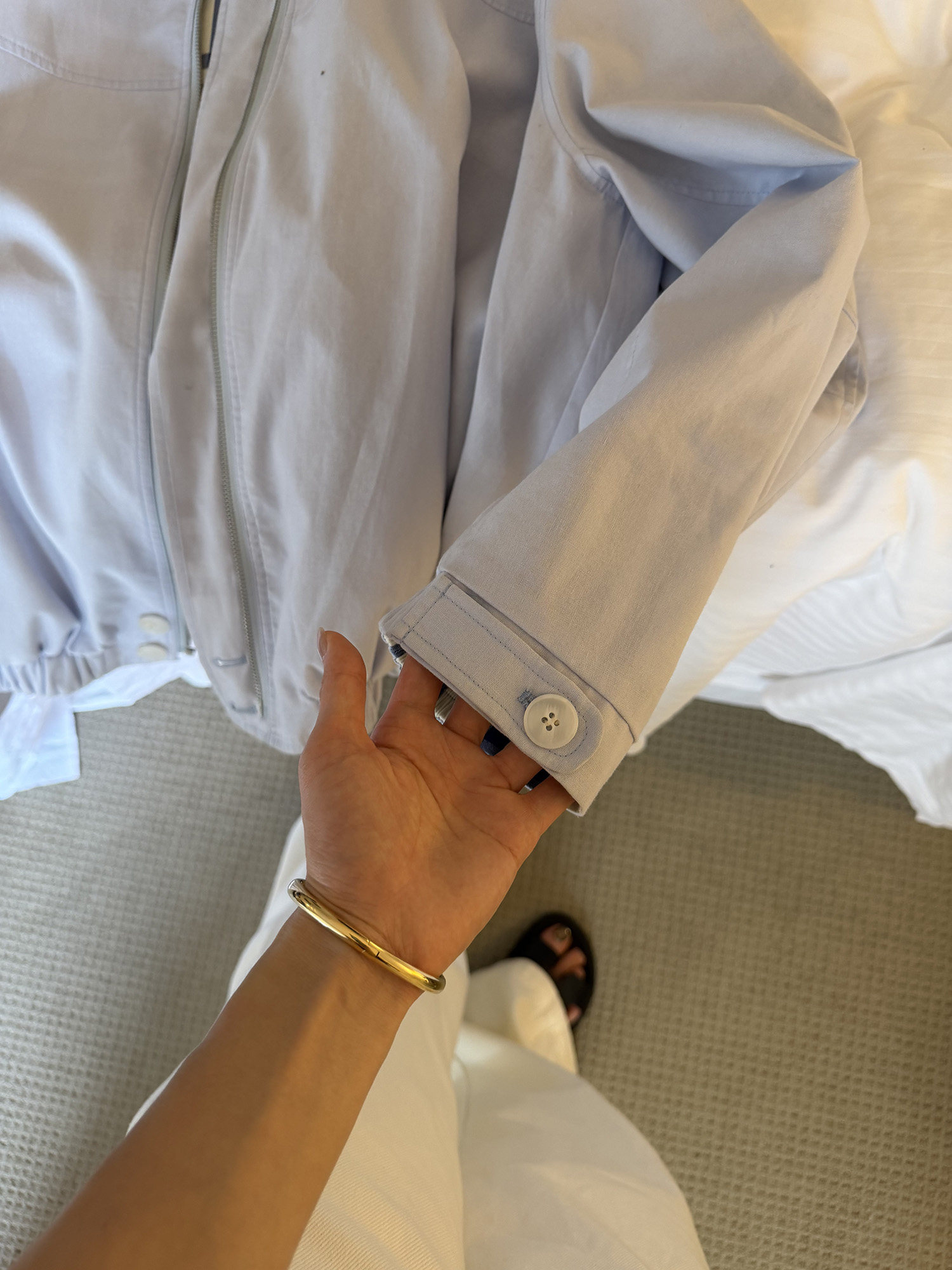 LelyMooch Двусторонняя хлопковая куртка в шотландскую сине-белую клетку с воротником-стойкой средней длины Baby синего цвета