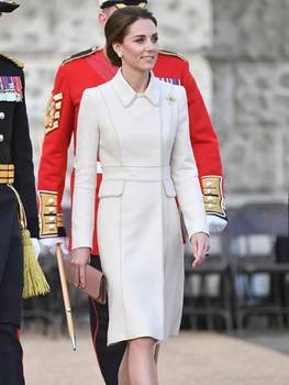 ເສື້ອຄຸມແບບດຽວກັນຂອງ Princess Kate, ເສື້ອຍືດແບບເກົ່າແກ່ໃນບ່ອນເຮັດວຽກຂອງ OL ລະດູໃບໄມ້ຫຼົ່ນ ແລະ ລະດູໜາວ ແອວສີຂາວ ຫຼຸດນໍ້າໜັກດ້ວຍຜ້າຂົນຫນູ cashmere ທີ່ສະຫງ່າງາມ