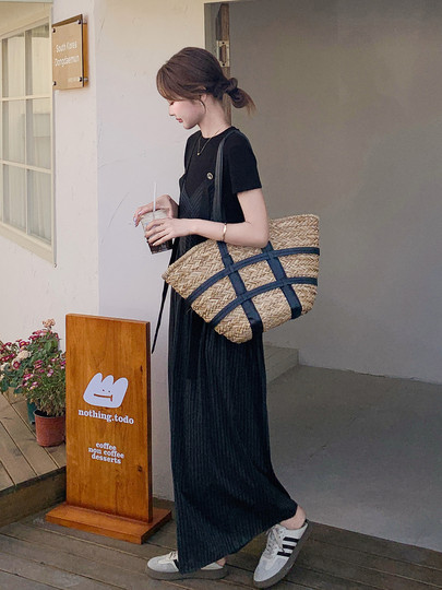 气质休闲套装女短袖显瘦2025夏季新款小众设计感条纹背带裤上衣