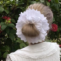 Большой, белый