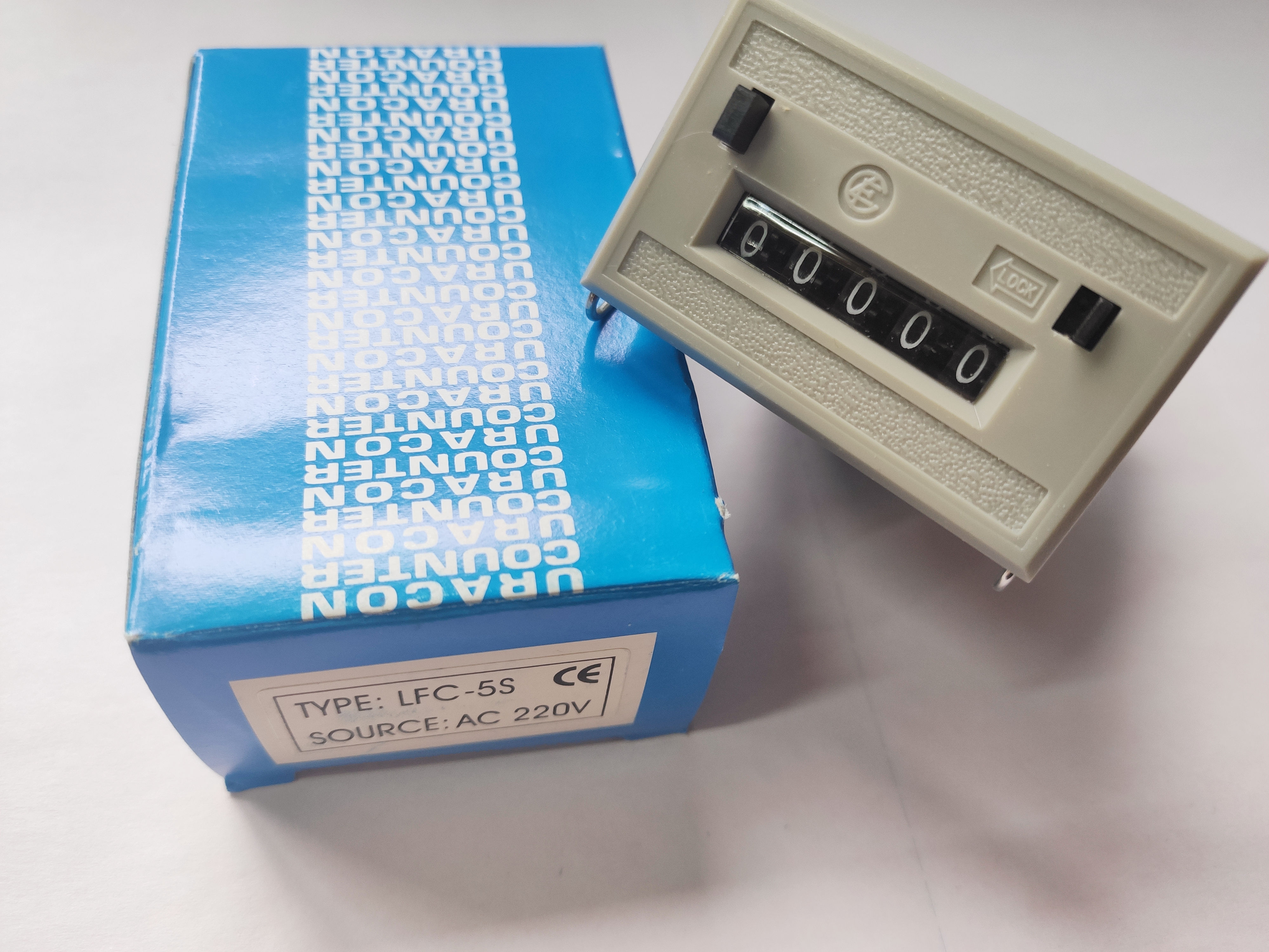 Original Taiwan URACON excellent pull steel LFC-5S electronic counter 220V 110V 24V five-digit counter