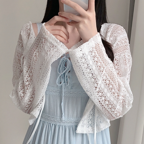 Spot Korea purchased authentic women's ladies hollow pattern thin -seeking lightweight lace lace sunscreen shirt cardigan