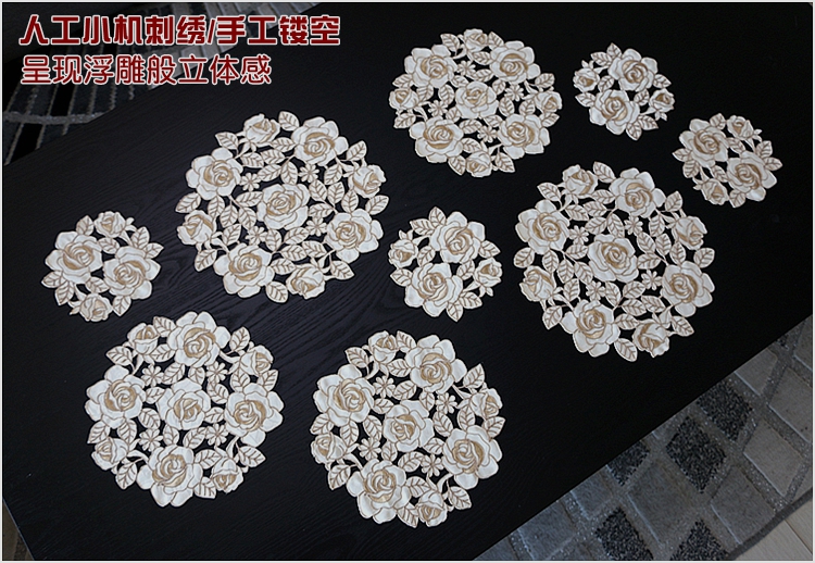 Coaster sáng tạo thêu vải rỗng mới phong cách Trung Quốc bình dị nhà bàn mat Thực phẩm phương Tây coaster pad tấm mat - Khăn trải bàn khăn nhựa trải bàn
