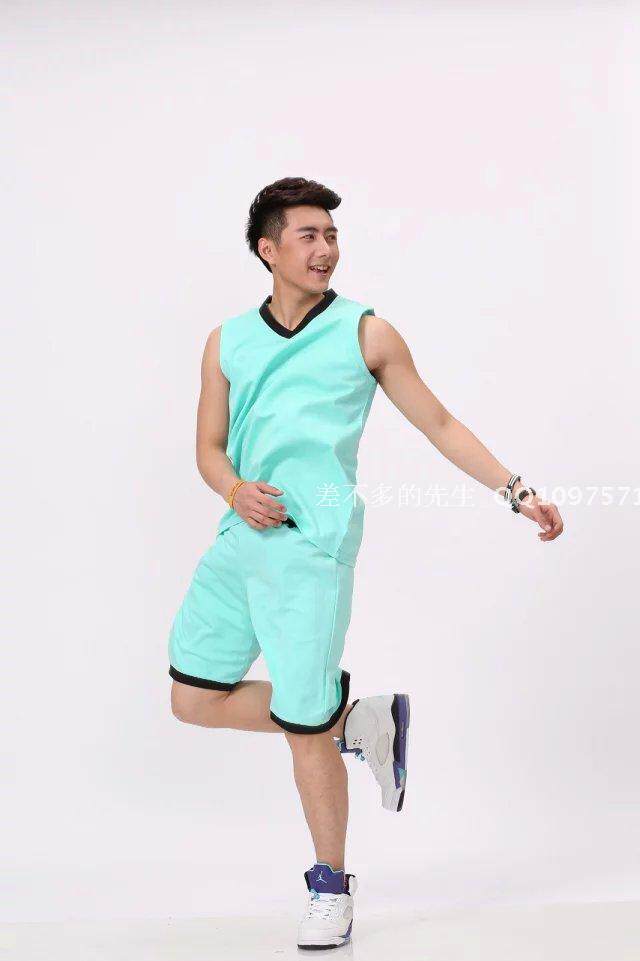 survêtement sport - Ref 563089 Image 108