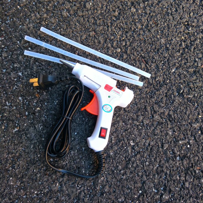 (dream of left and right) 20W glue gun gluon DIY ornament mobile phone sticker accessories material tools