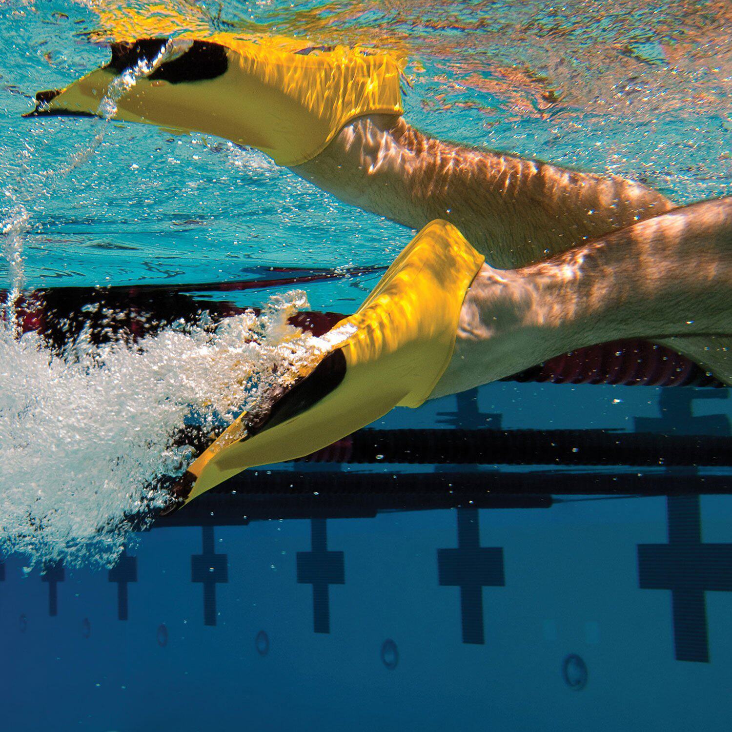 Ласты для плавания в бассейне. Ласты плавники speedo. Ласты nabaiji декатлон синие. Ласты на ногах. Ласты для плавания.