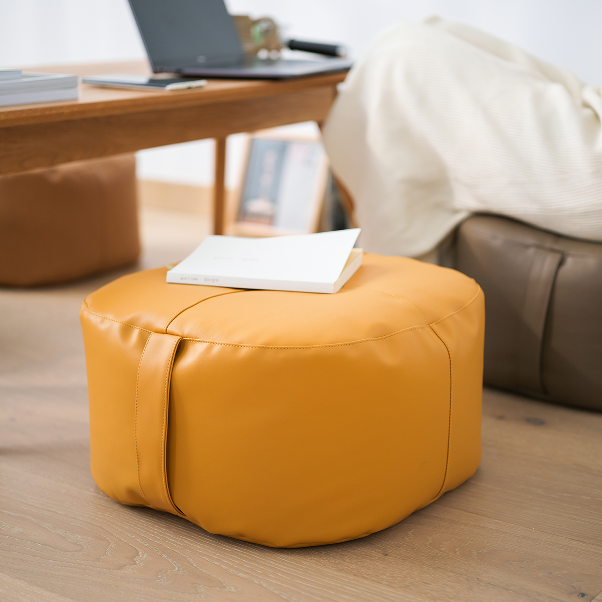 Foot stool sofa cushion footrest short stool Xuan Guan Changing Shoes stool Bedroom Balcony Cushion Sitting Mound Footrest Single