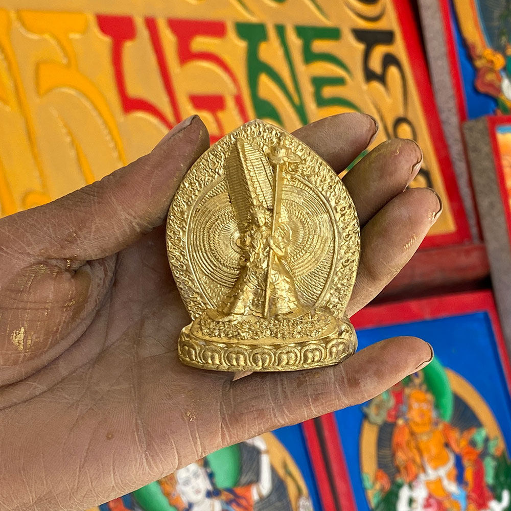 (Dai Buddha statue) Medium-size white umbrella cover Buddha mother wipe shape 2 Tibetan traditional clay statue