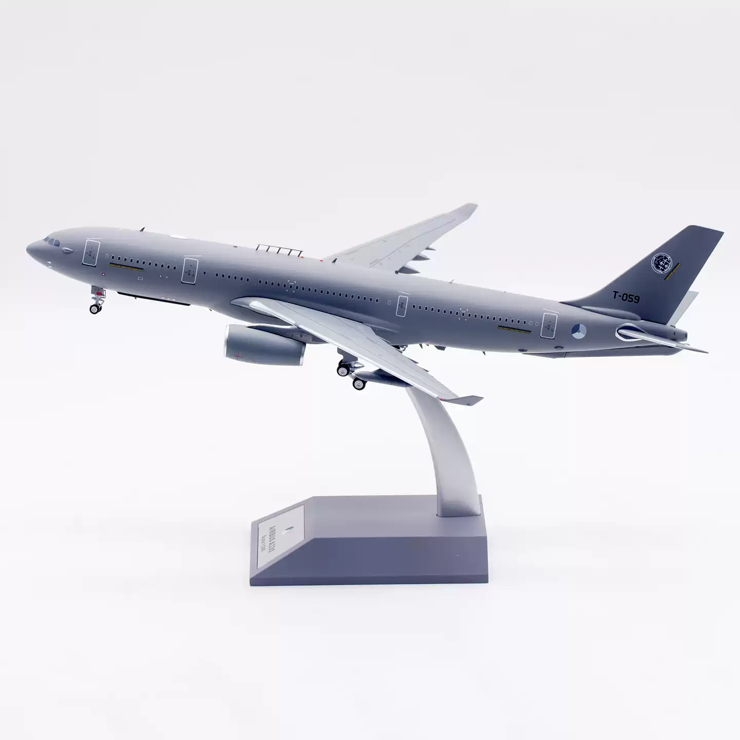 Aviation 1:200 中國東方航空空客A320NEO B-1033 合金飛機模型