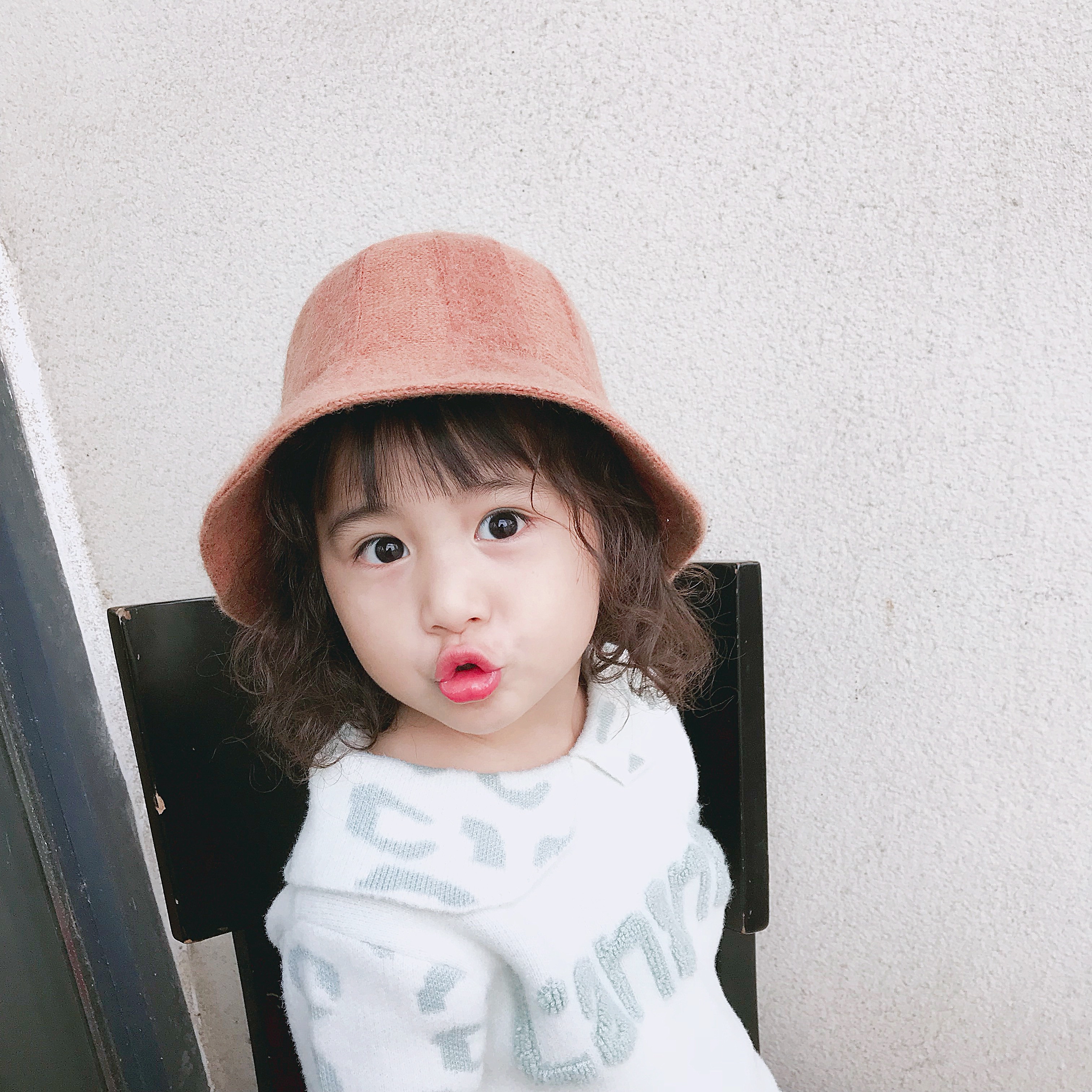 Winter little girl foreign style hat Korean version of the woolen hat girl princess hat warm baby fisherman hat male