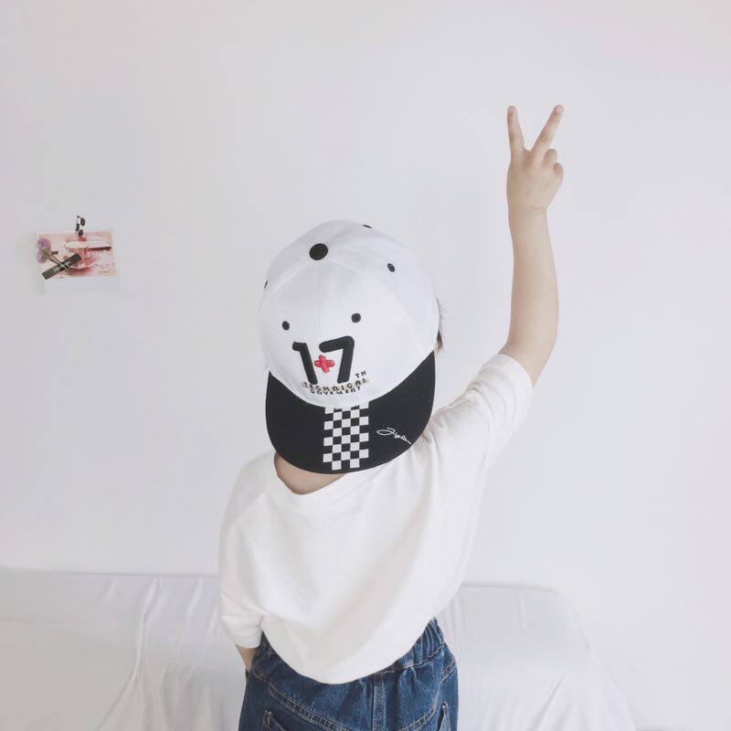 2020 Korean version of the new children's hip-hop hat boy embroidery baseball cap flat brim peaked cap casual sunscreen sun visor