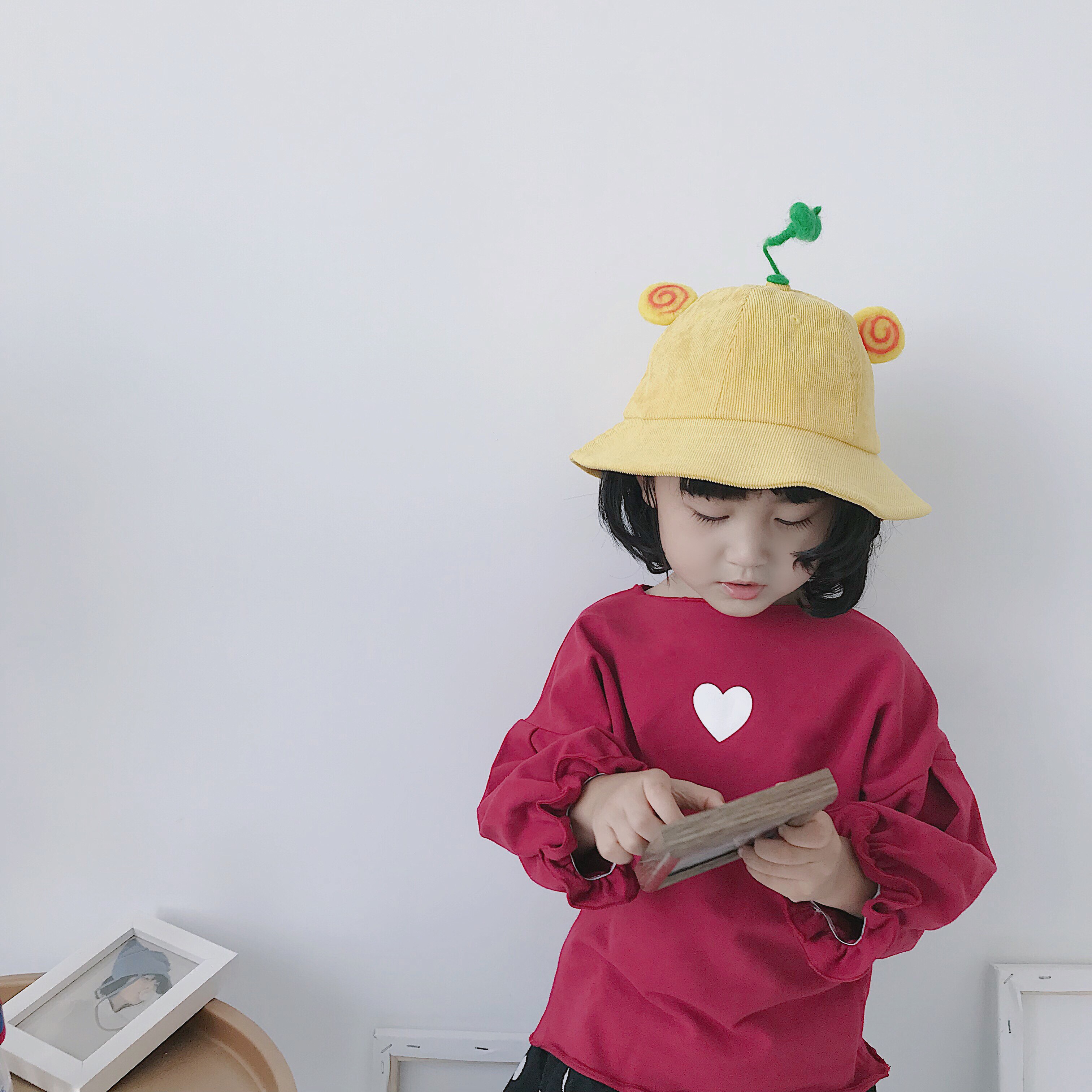 Children's hat autumn and winter baby thin fisherman hat sunshade sunscreen small yellow hat Korean version boys and girls cute basin hat tide