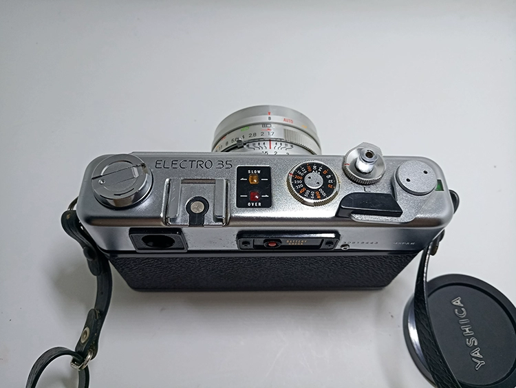 YASHICA ELECTRO 35GT GSN 40 1.7 máy quay phim rangefinder (với mẫu máy ảnh compact