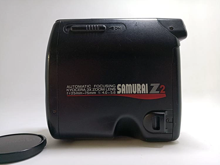 Máy quay phim và quay phim một nửa của Kyocera Samurai Z Z2 (với phim mẫu) máy quay canon