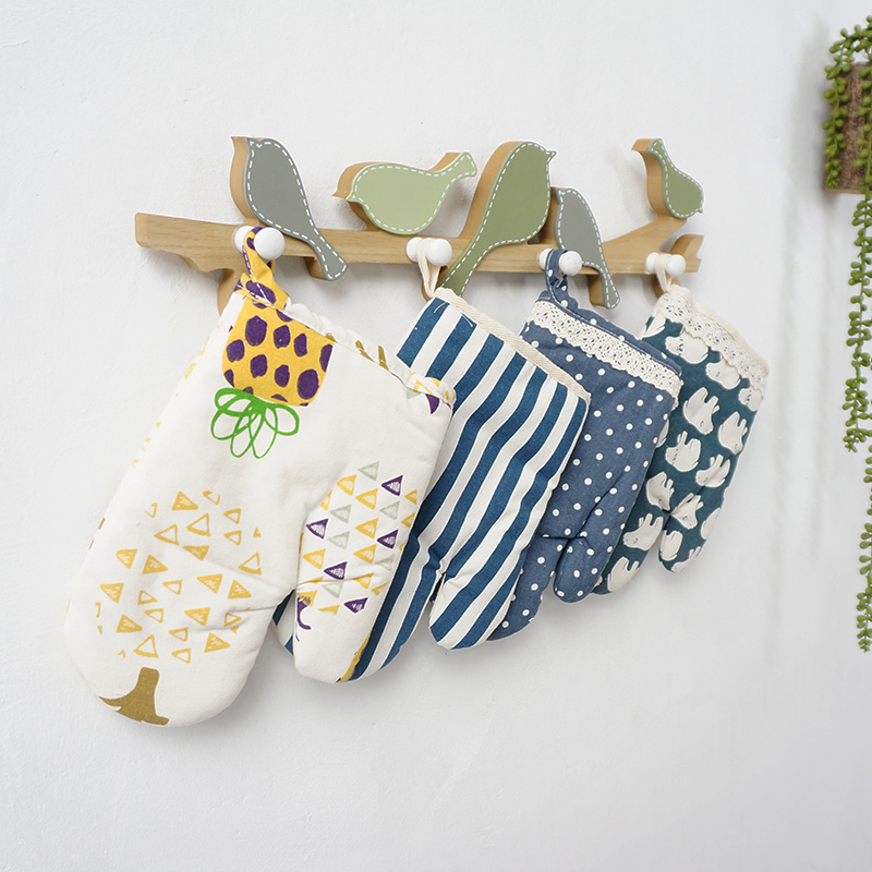 Insulation gloves high temperature resistant anti-scalding thickened microwave oven baking heat-proof heat insulation kitchen household oven special gloves