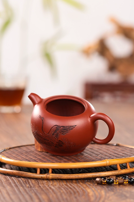 [Yu De] Yixing Bộ ấm trà bằng đất sét tím Yixing Thủ công Nổi tiếng Ấm trà Dahongpao Khắc Bộ Trà Vân Hà 300cc - Trà sứ