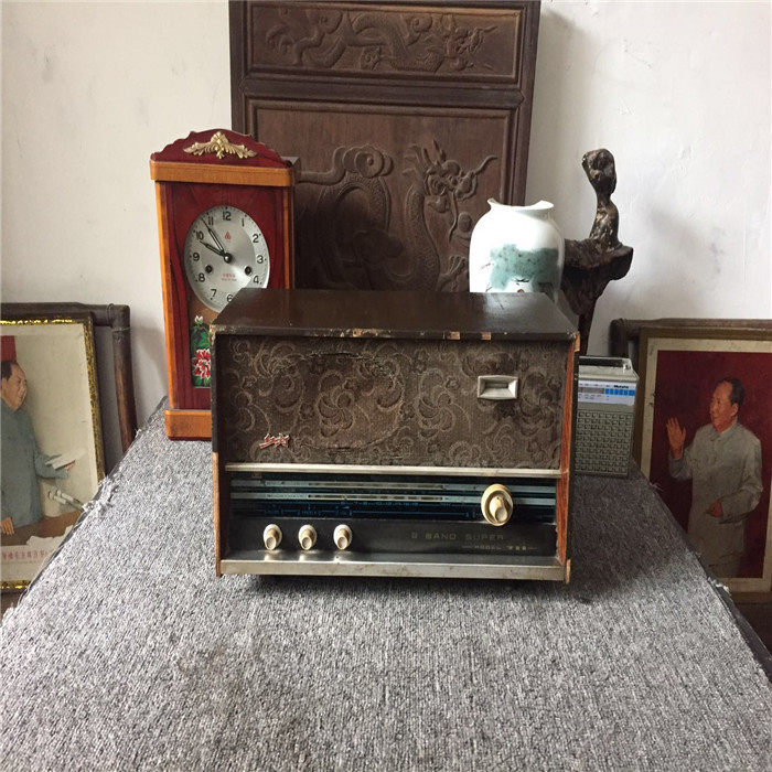 Antique Collection Red Lantern Brand 711 Vacuum Tube Radio Old Objects Decoration Window Props made in Shanghai